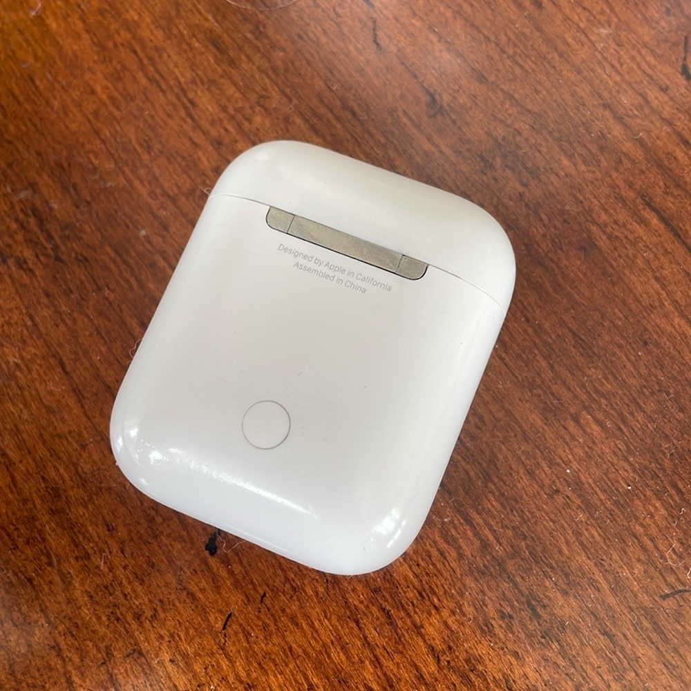 1st Gen. AirPods